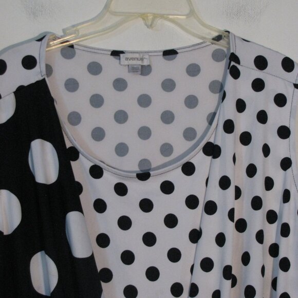 * 2/$15 Avenue Plus Size Blouse 22 24 Black White Polka Dots Faux Wrap Style Top - Picture 2 of 3